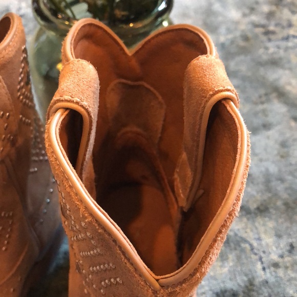 Frye Studded Billy Boot in Tan size 8.5 western cowboy - Picture 16 of 16